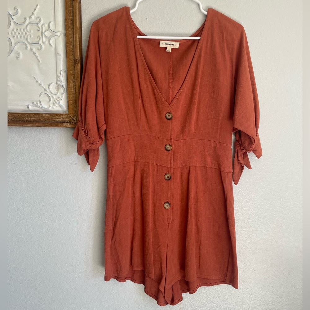 Ee:some Women’s Romper Size Small Orange Rust Button Up Tie Half Sleeves